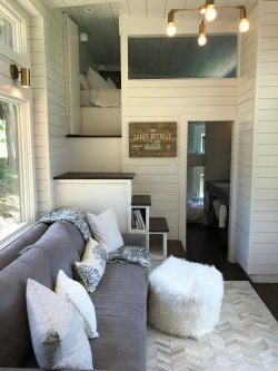 famil room and loft partion open2